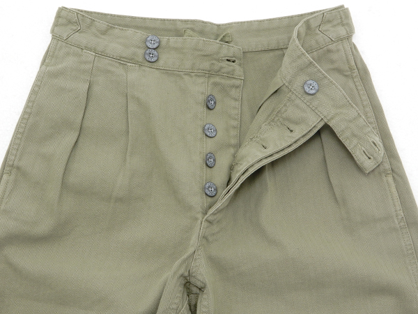 ナイジェルケーボン(NIGEL CABOURN)のプリーツショーツ - ヘリンボーン