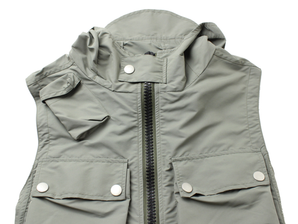 ナイジェルケーボン(NIGEL CABOURN)のフーデッド マルチポケット ベスト