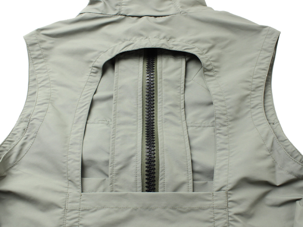 ナイジェルケーボン(NIGEL CABOURN)のフーデッド マルチポケット ベスト