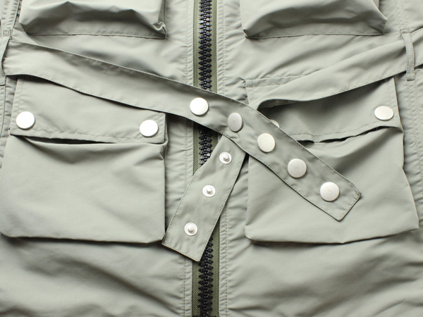ナイジェルケーボン(NIGEL CABOURN)のフーデッド マルチポケット ベスト
